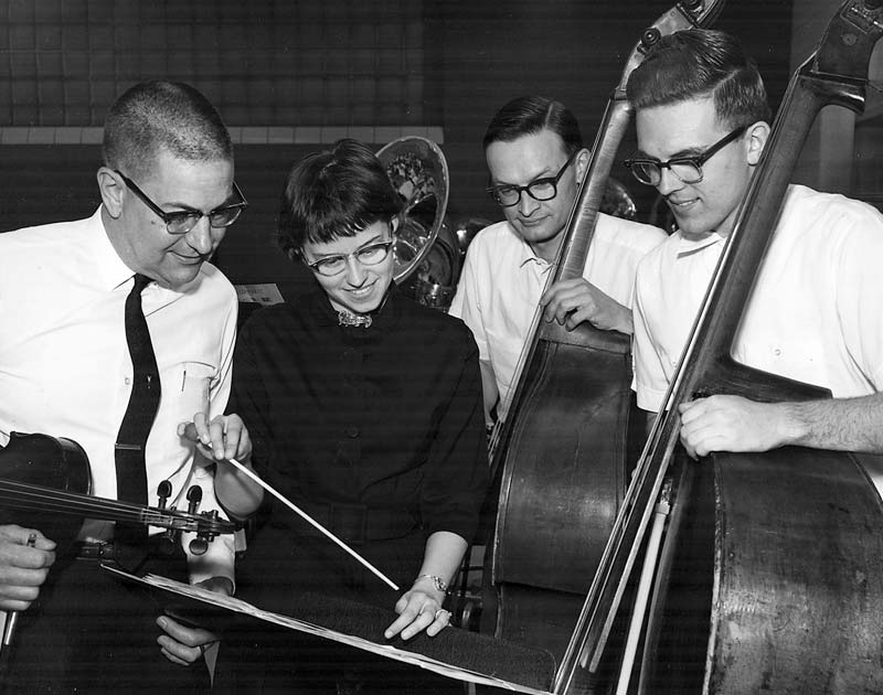 Linda Hershey with orchestra members in 1963